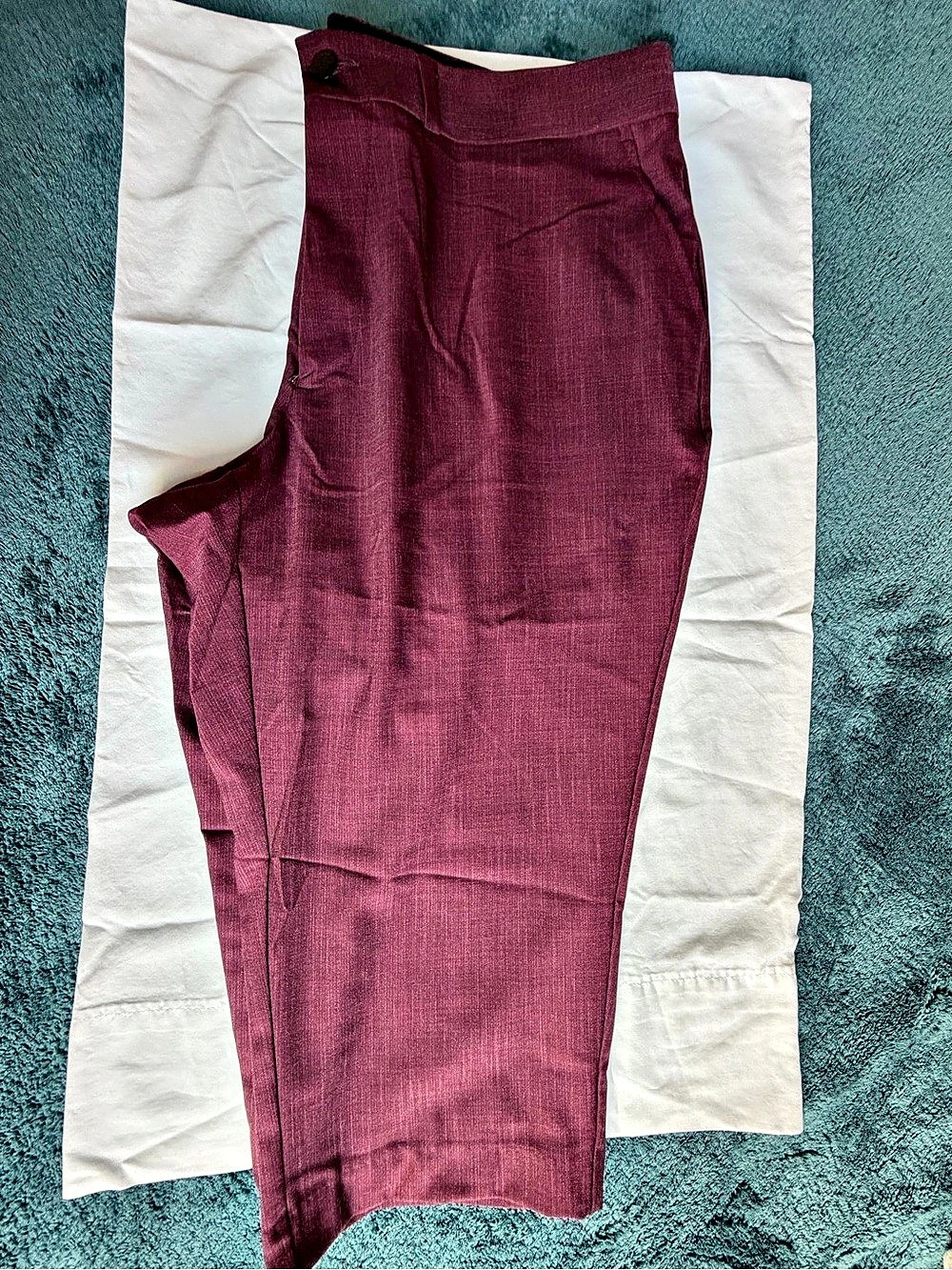 Old Navy Ultimate Tech Chino Shorts Burgendy